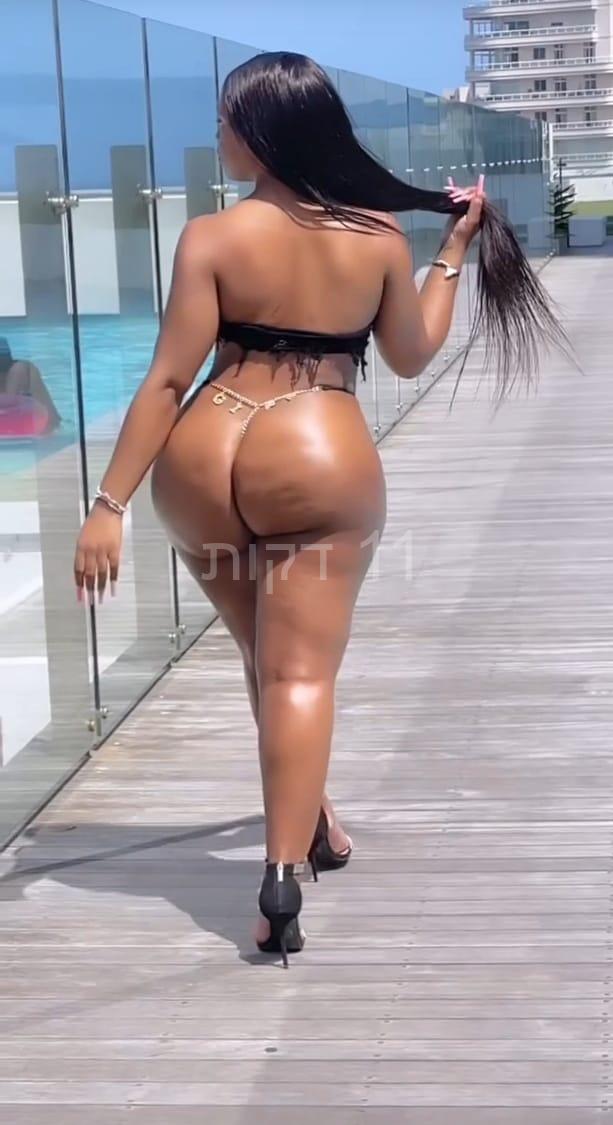 אשקלון אפריקאית תיירת מבנה גוף סקסי