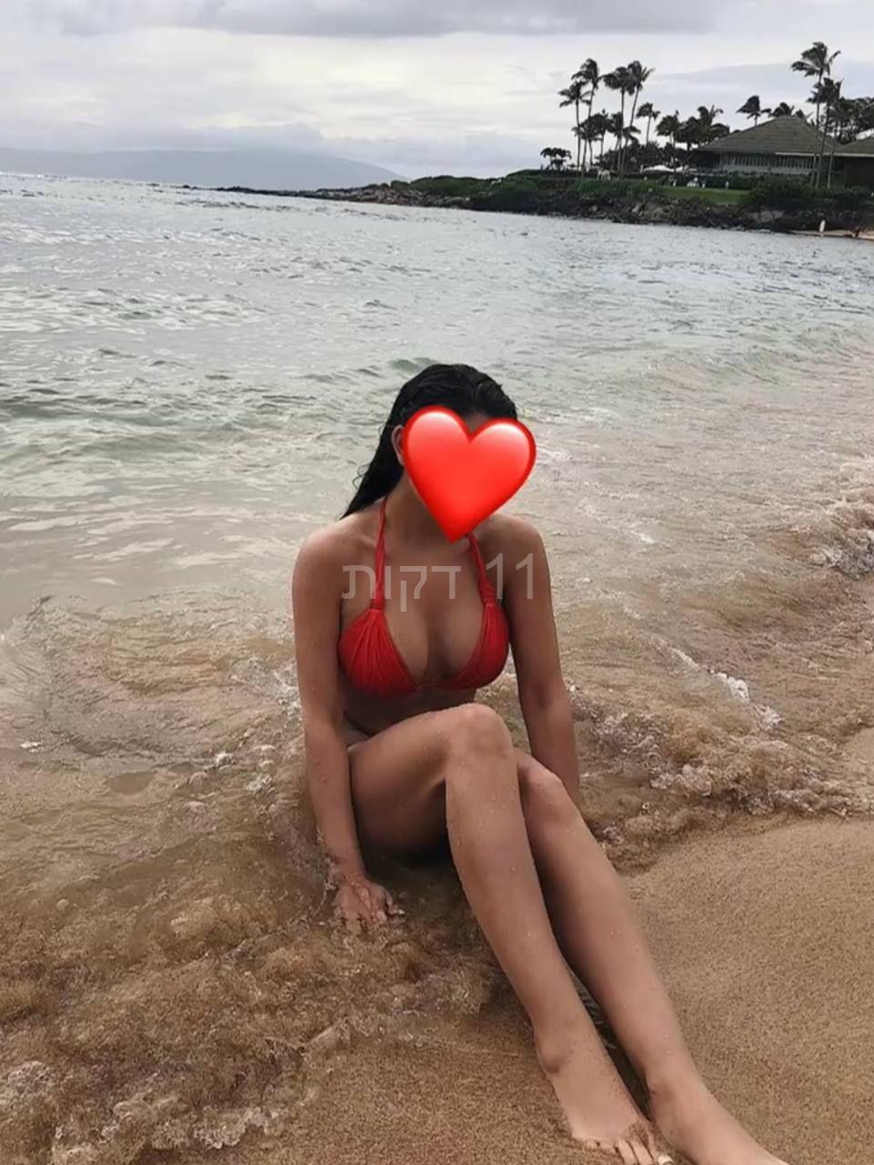 בהוד השרון – מסאזיסטיות חושניות