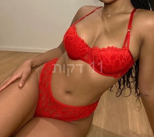 בחורה אפריקאית תיירת – בנתניה