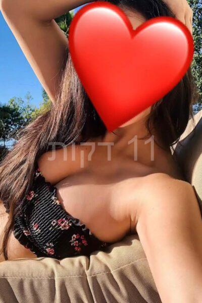 בחורה אקזוטית בפתח תקווה
