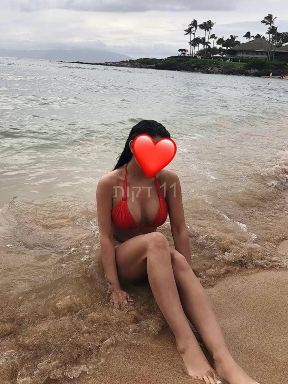 בחורה אקזוטית בפתח תקווה