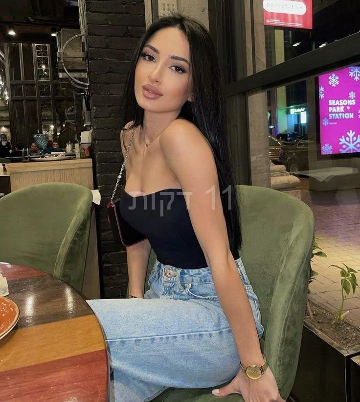 בחורה מקצועית – בחיפה