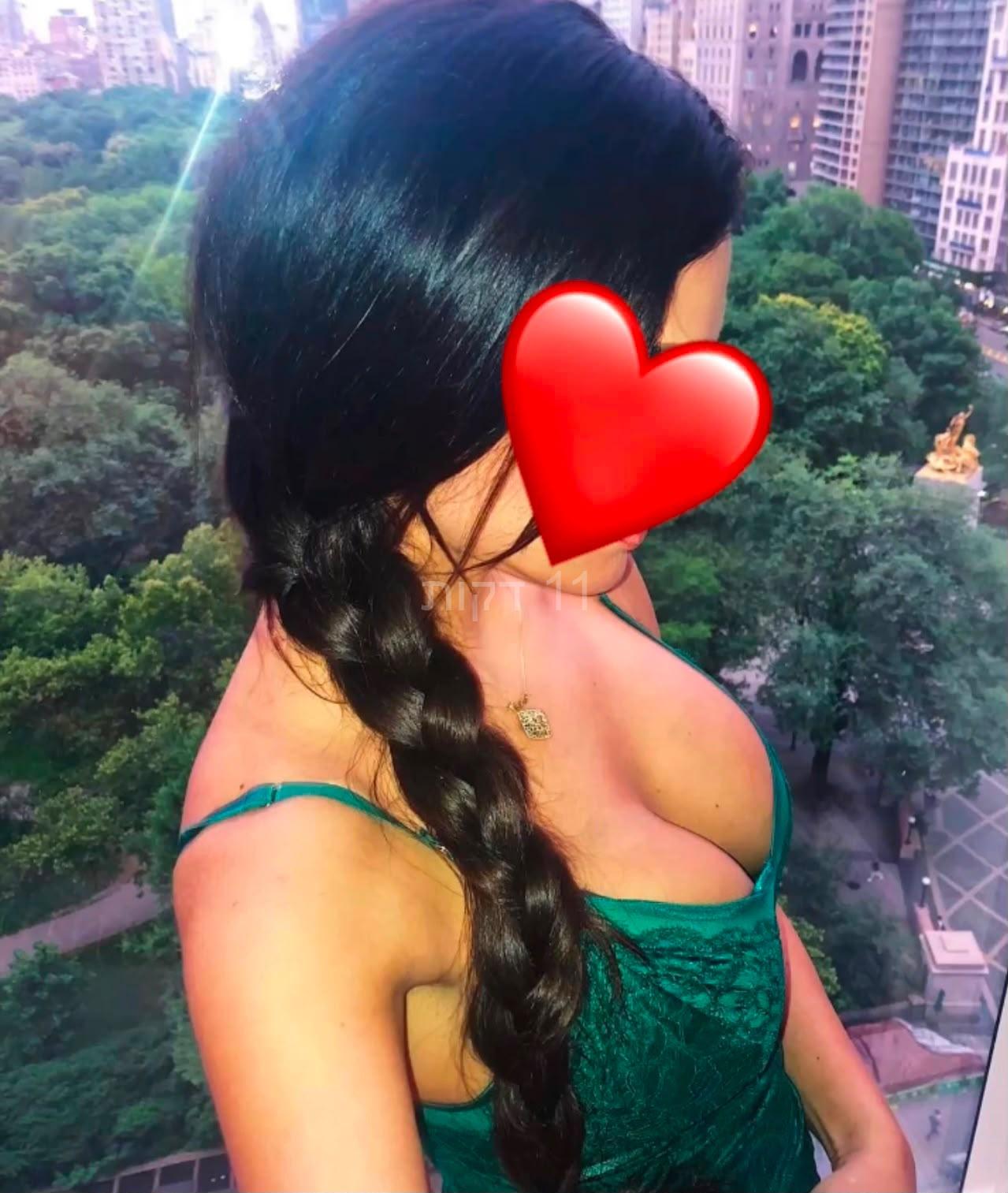 בחורה מתוחכמת-הוד השרון