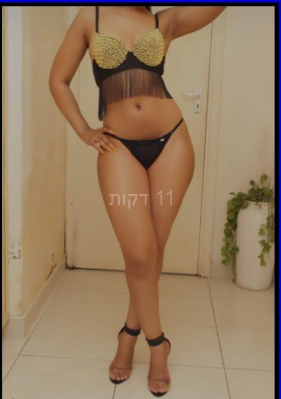 בחורה סקסית מקצוענית כוסית על אשקלון