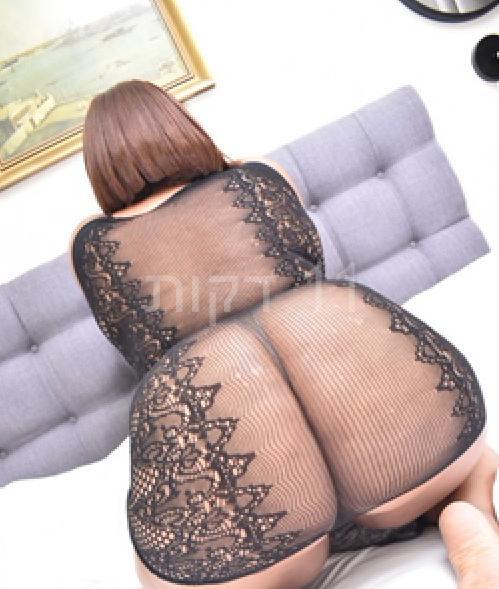 בחורה אפריקאית מחול מלאה פתח תקווה