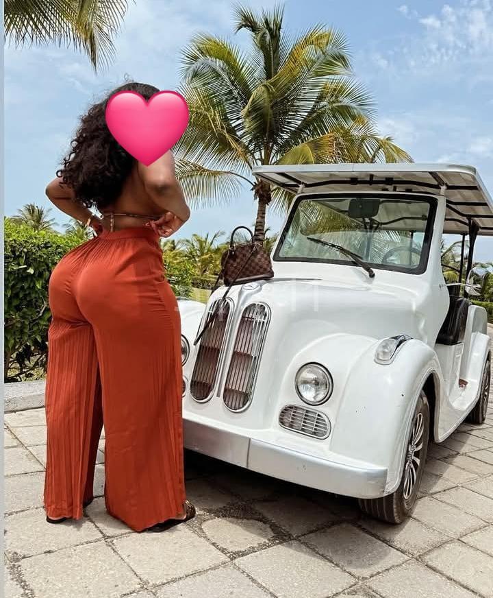 לואיז- תיירת אפריקאית מבנה גוף סקסי תל אביב
