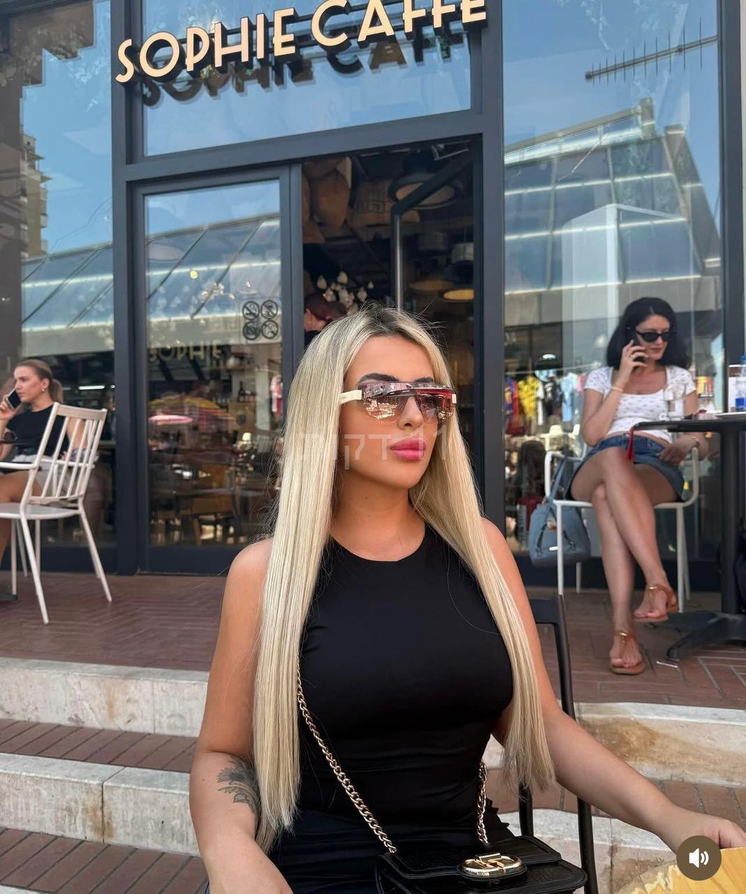קרוליינה – בת 23 מעסה חושנית בתל אביב