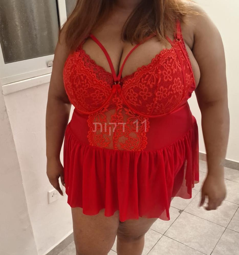 תיירת מגמייקה בחיפה